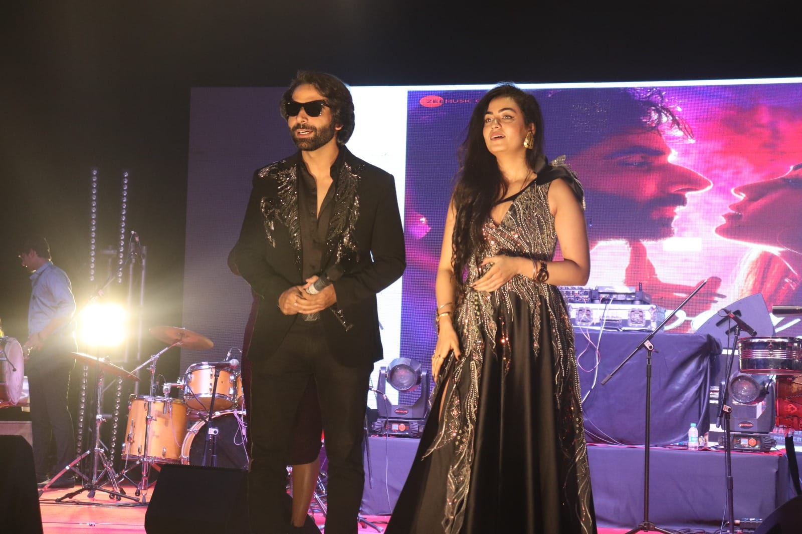 Zest 2023: Noida International University Takes Center Stage with Bollywood Glitz and Musical Magic – Celebrities Shine Bright!